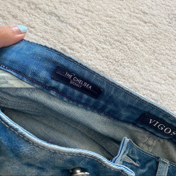 VIGOSS Distressed Skinny Jeans - Picture 5 of 9